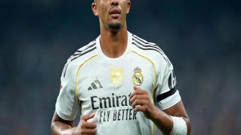 沙漠奇迹！甲艾卜哈稳居榜首，谁能撼动其王者地位？